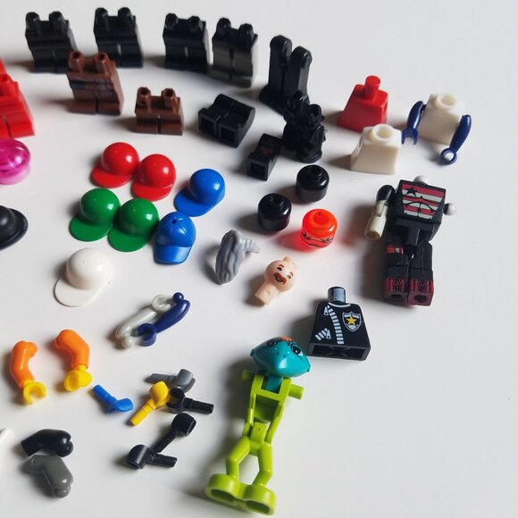 Lego Miscellaneous Mini Figure Pieces - Picture 4 of 12